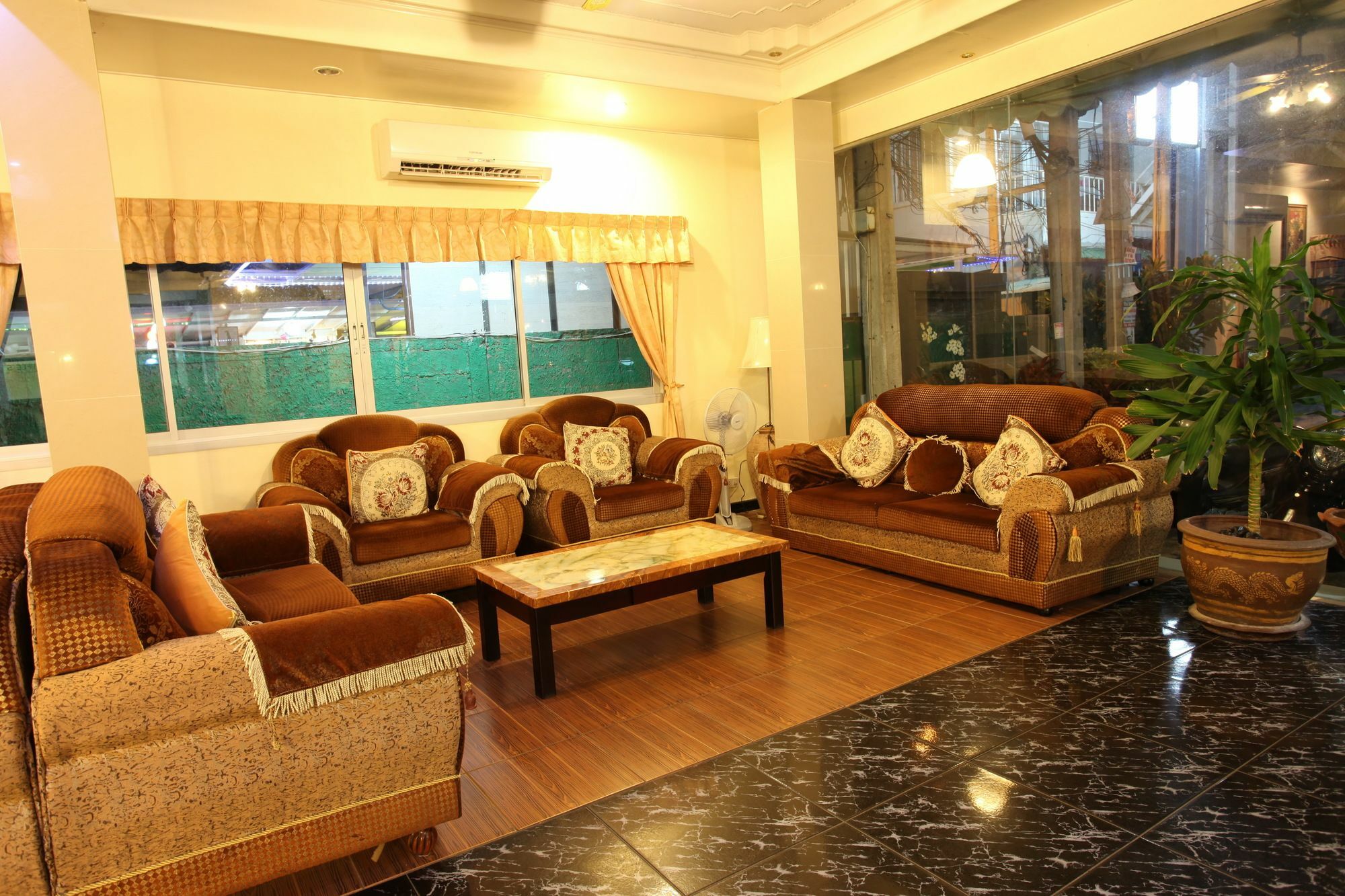 Home Pattaya Hotel Экстерьер фото